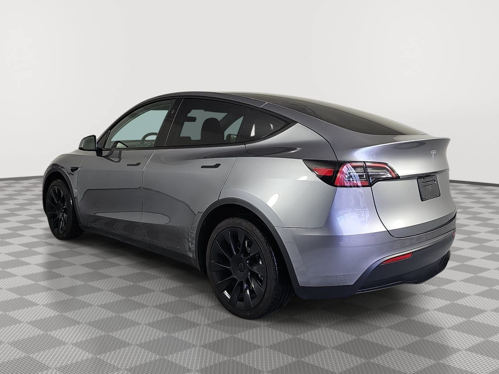 2025 Tesla Model Y Long Range