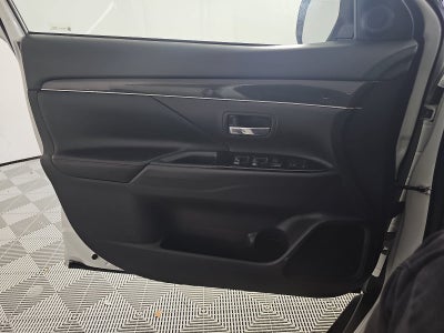 2020 Mitsubishi Outlander LE
