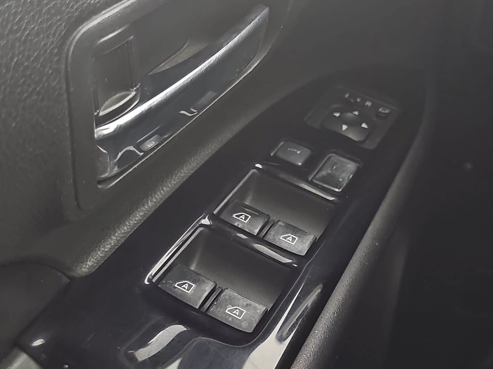 2020 Mitsubishi Outlander LE