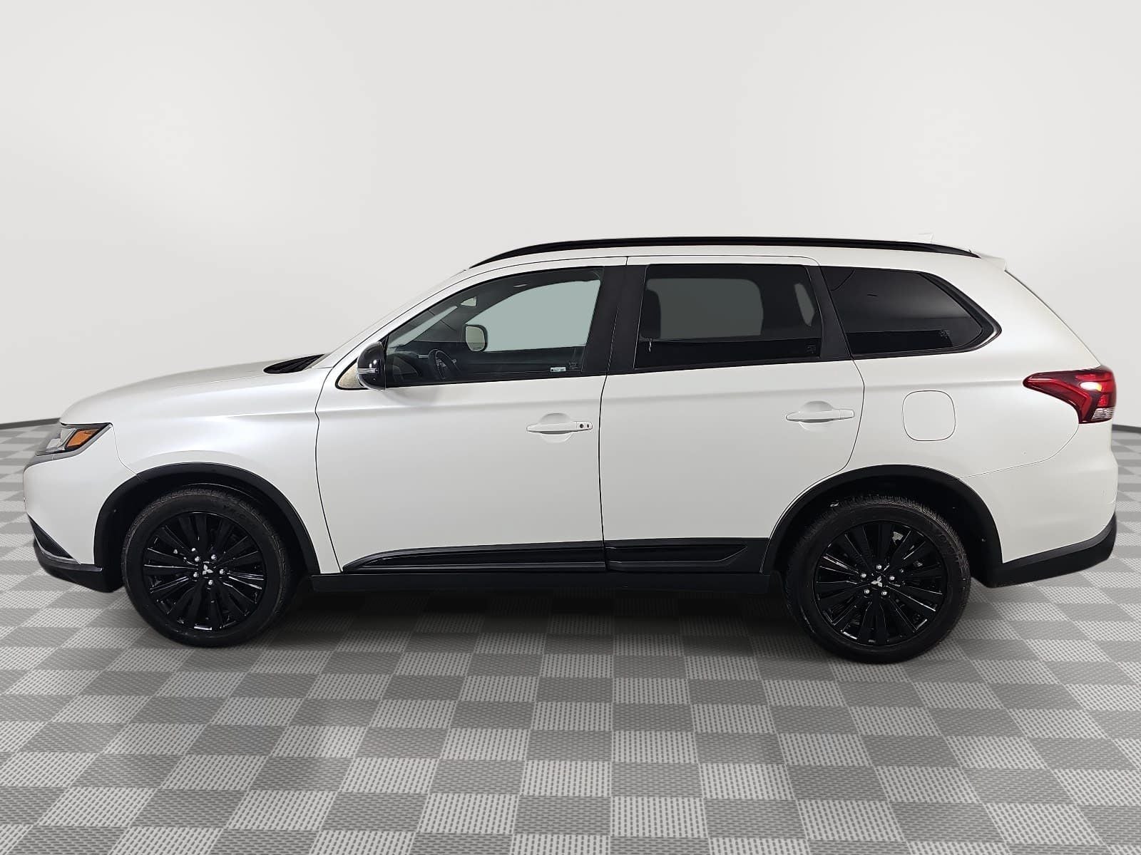 2020 Mitsubishi Outlander SE