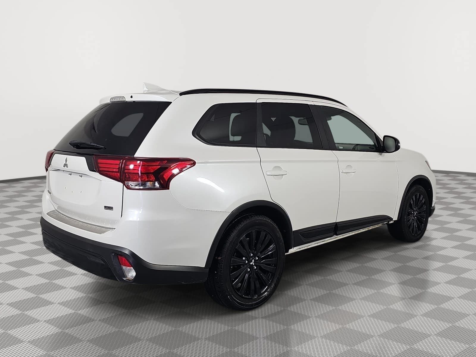 2020 Mitsubishi Outlander SE