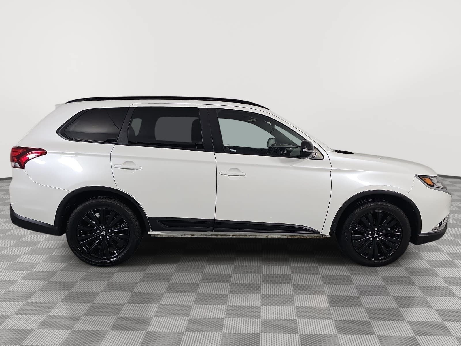 2020 Mitsubishi Outlander SE