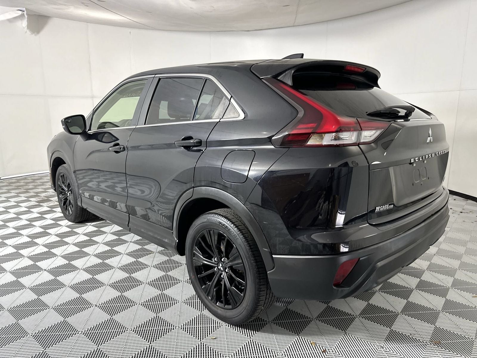 2022 Mitsubishi Eclipse Cross LE