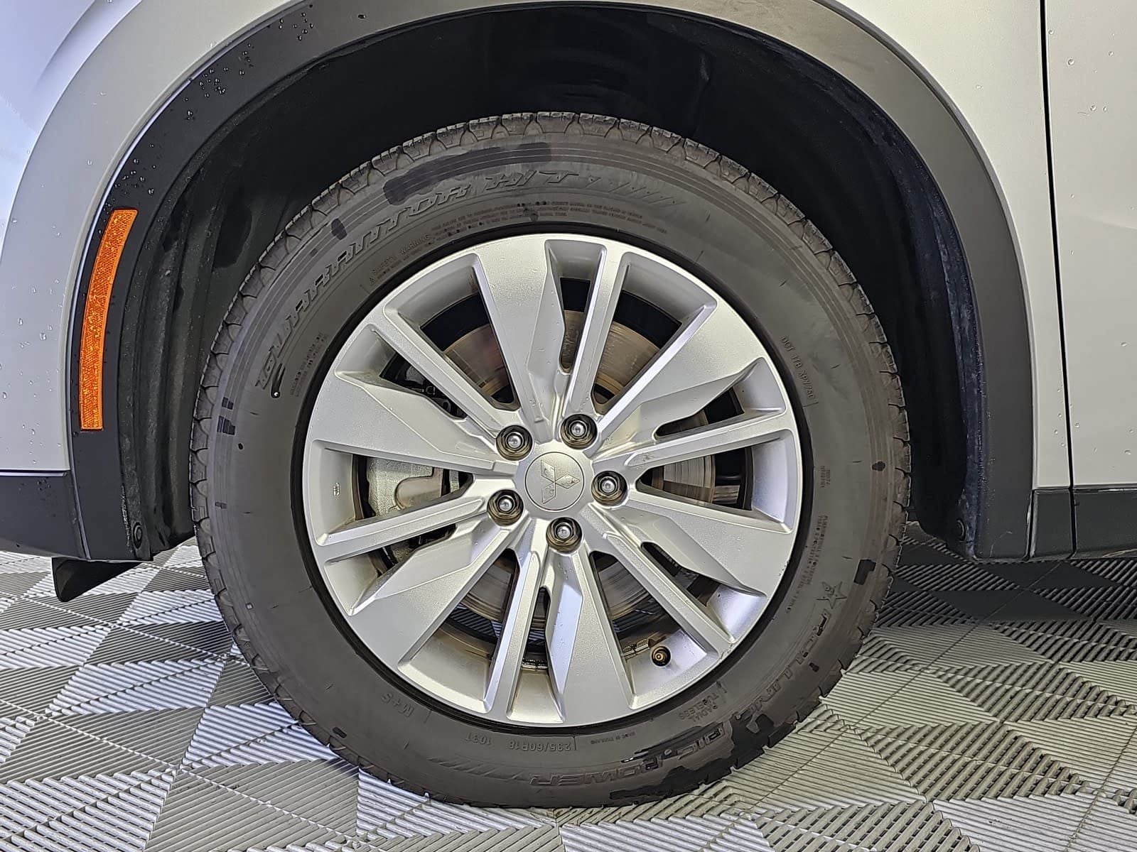 2025 Mitsubishi Outlander ES