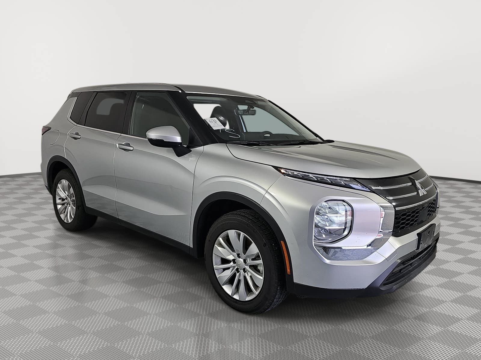 2025 Mitsubishi Outlander ES