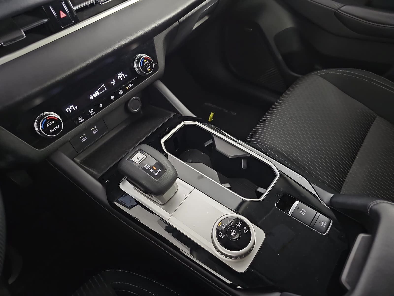 2025 Mitsubishi Outlander ES