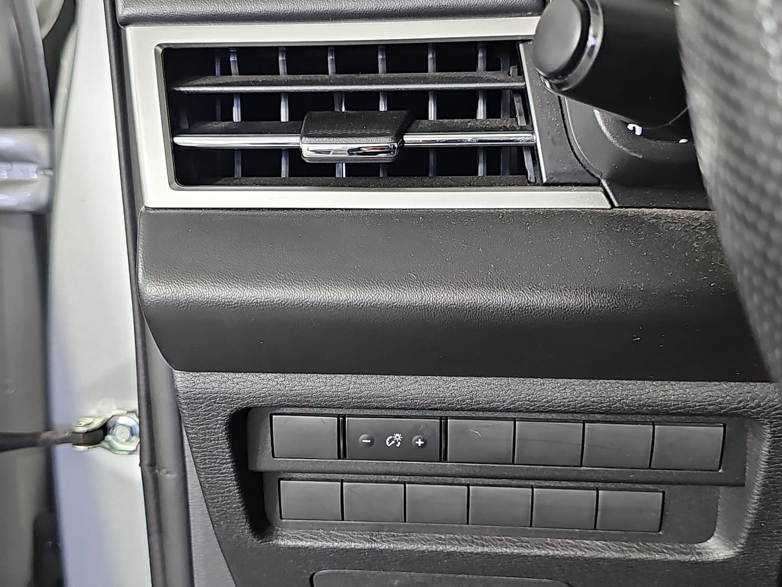2025 Mitsubishi Outlander ES