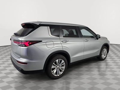 2025 Mitsubishi Outlander ES