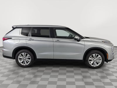 2025 Mitsubishi Outlander ES