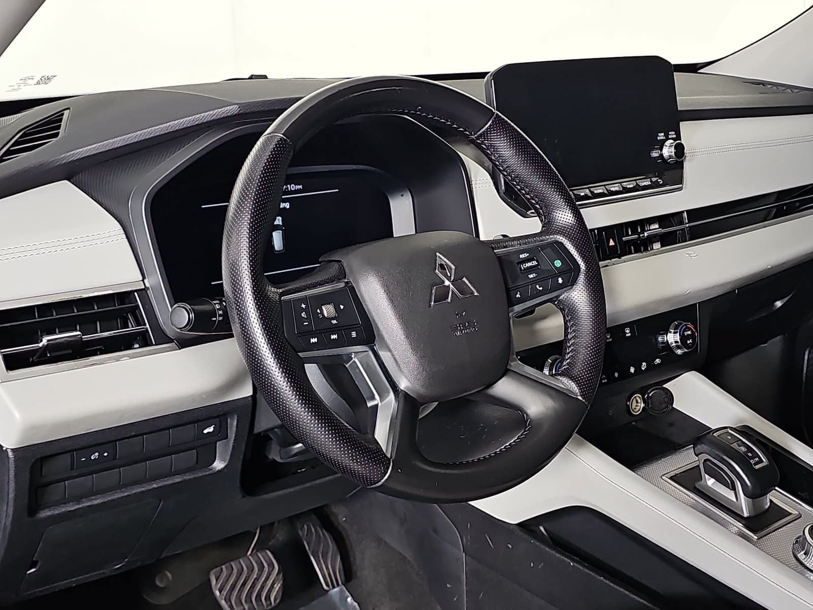 2024 Mitsubishi Outlander SEL