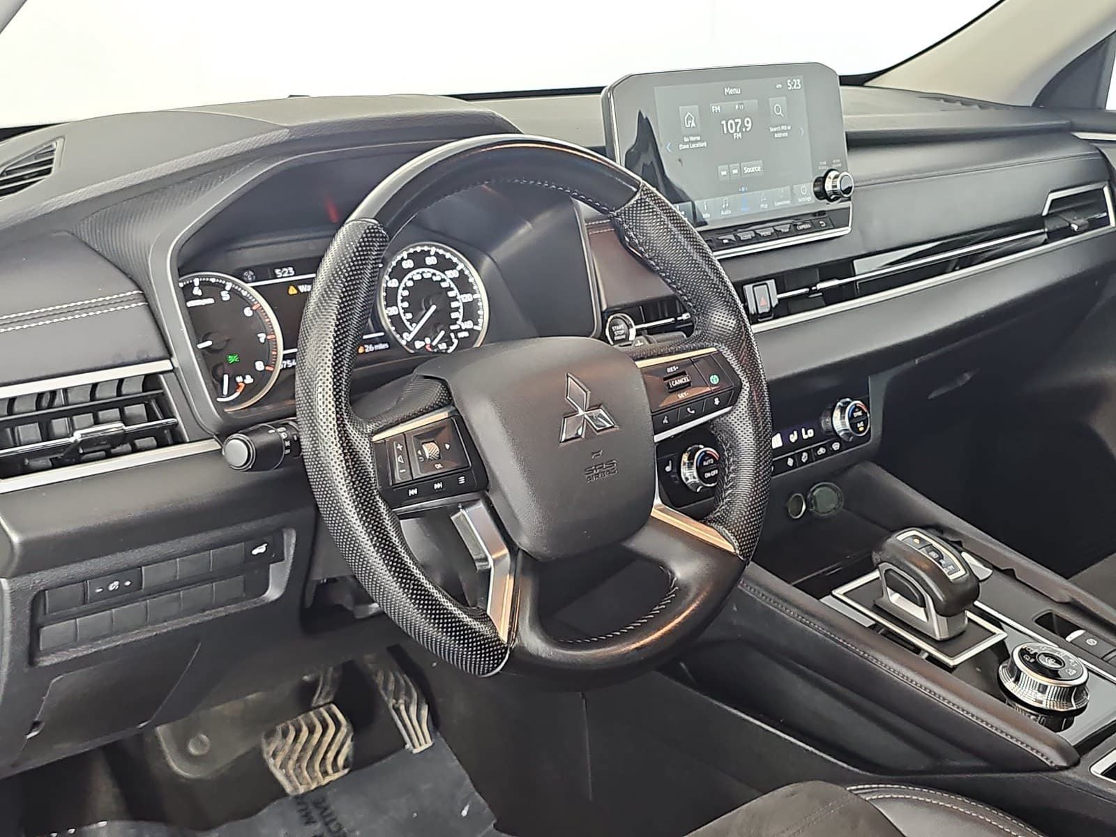 2023 Mitsubishi Outlander SE