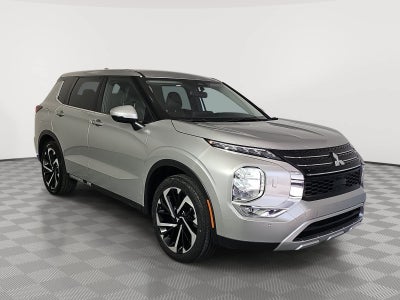 2023 Mitsubishi Outlander SE
