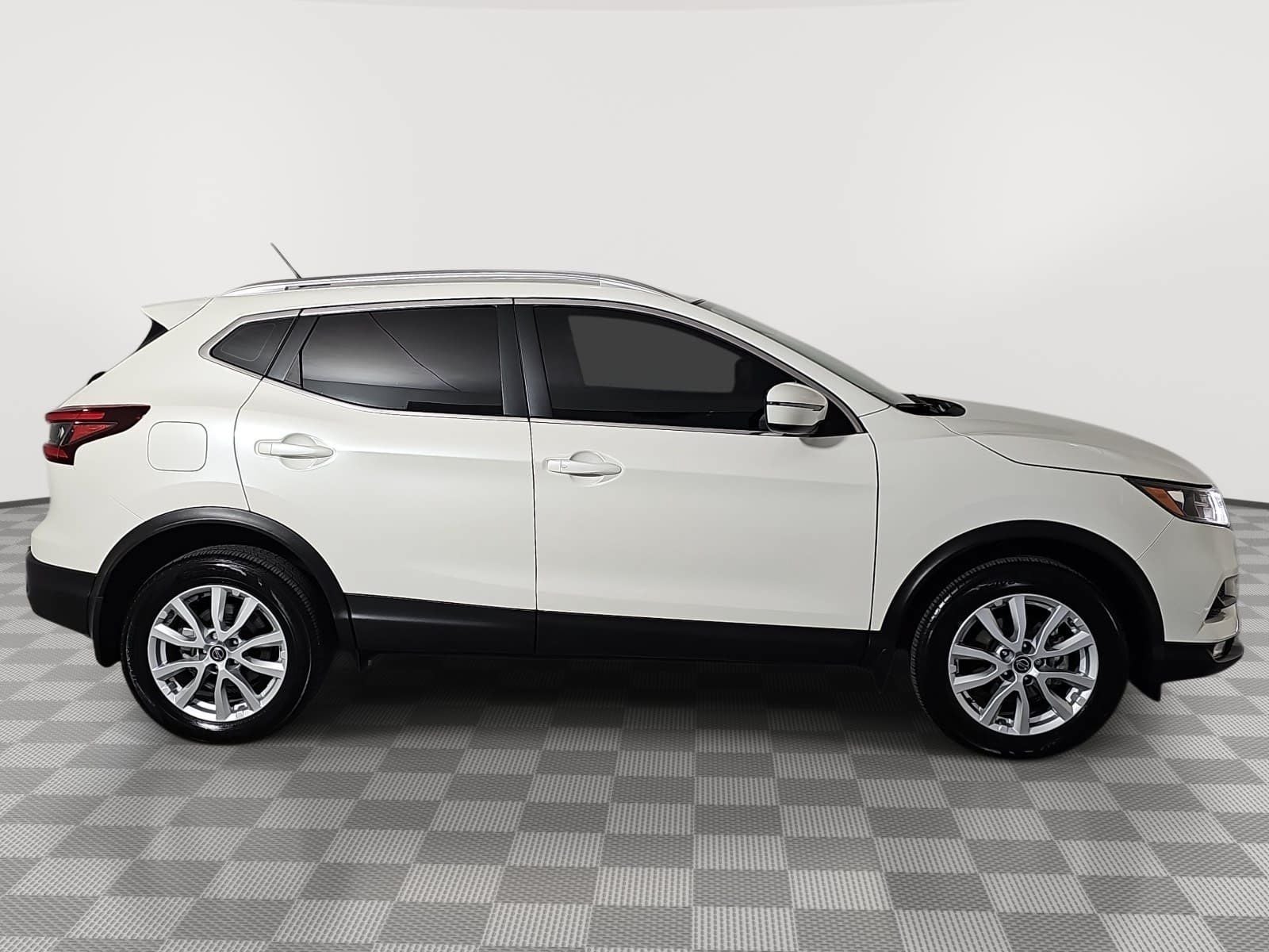 2021 Nissan Rogue Sport SV