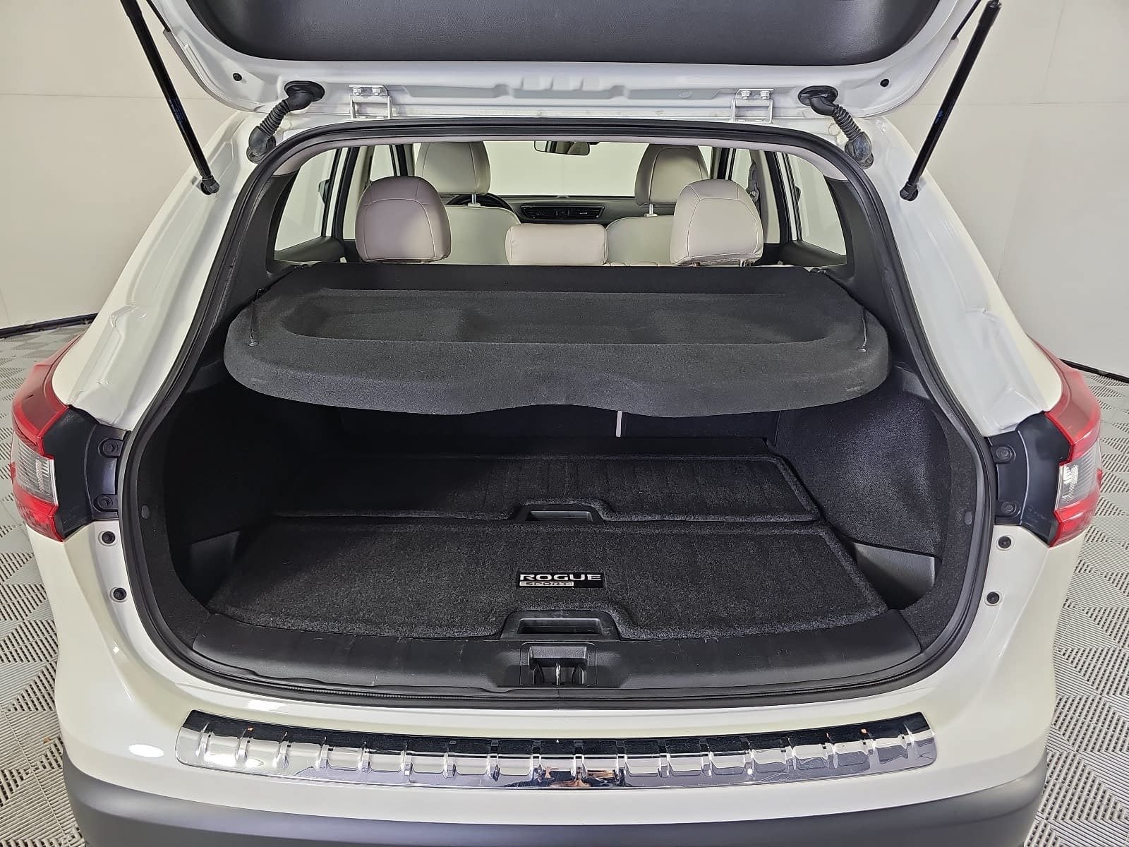 2022 Nissan Rogue Sport SV