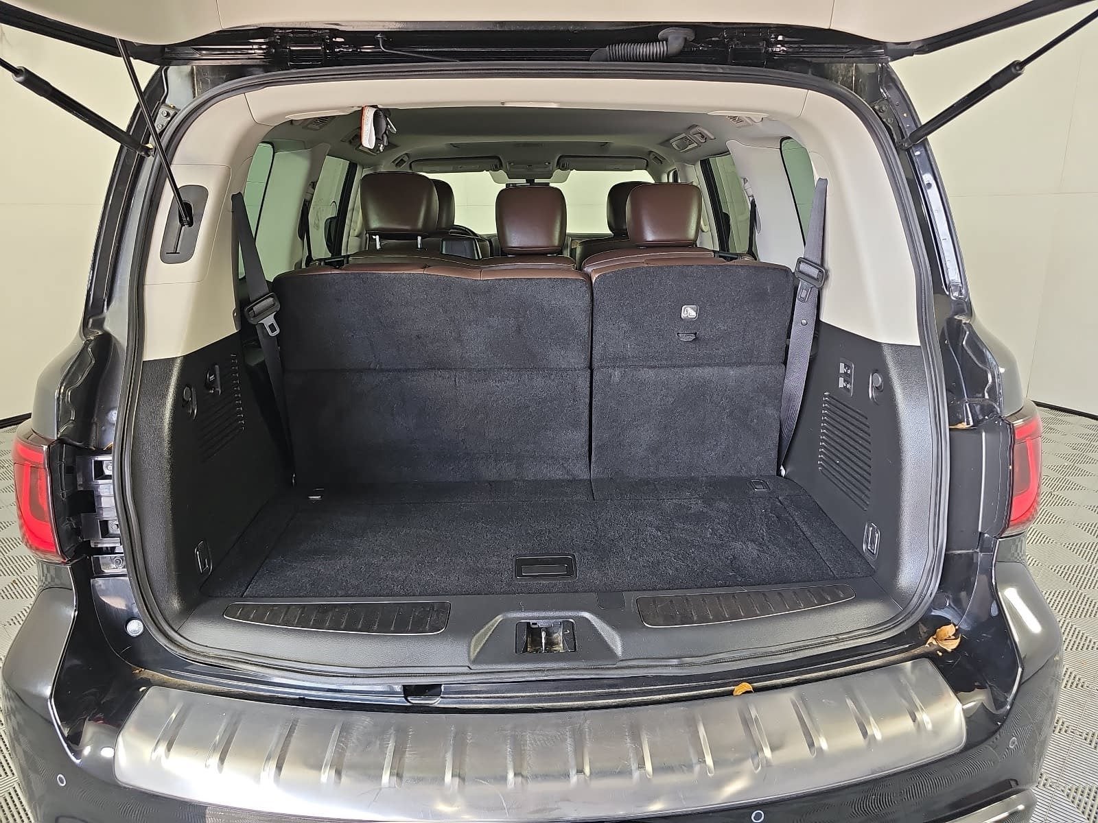 2023 INFINITI QX80 Premium Select