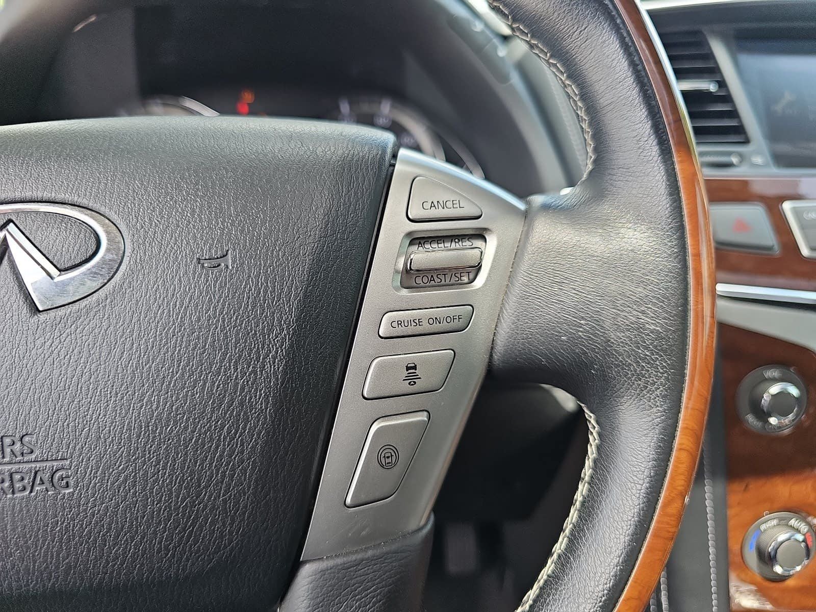 2019 INFINITI QX80 LUXE