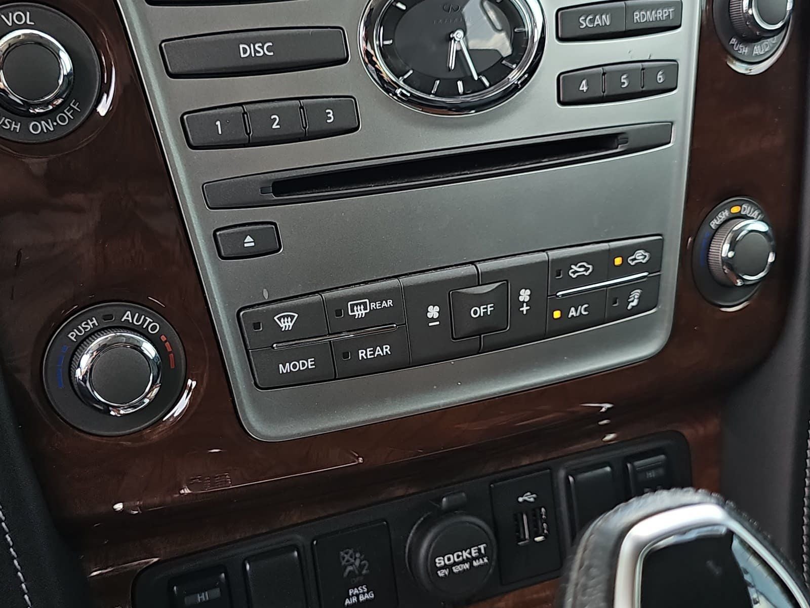 2019 INFINITI QX80 LUXE