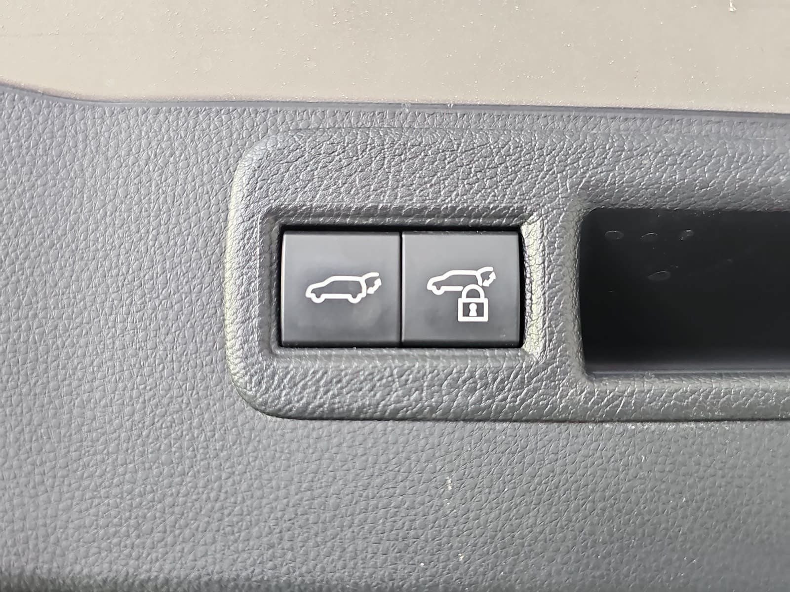 2023 Toyota Venza LE