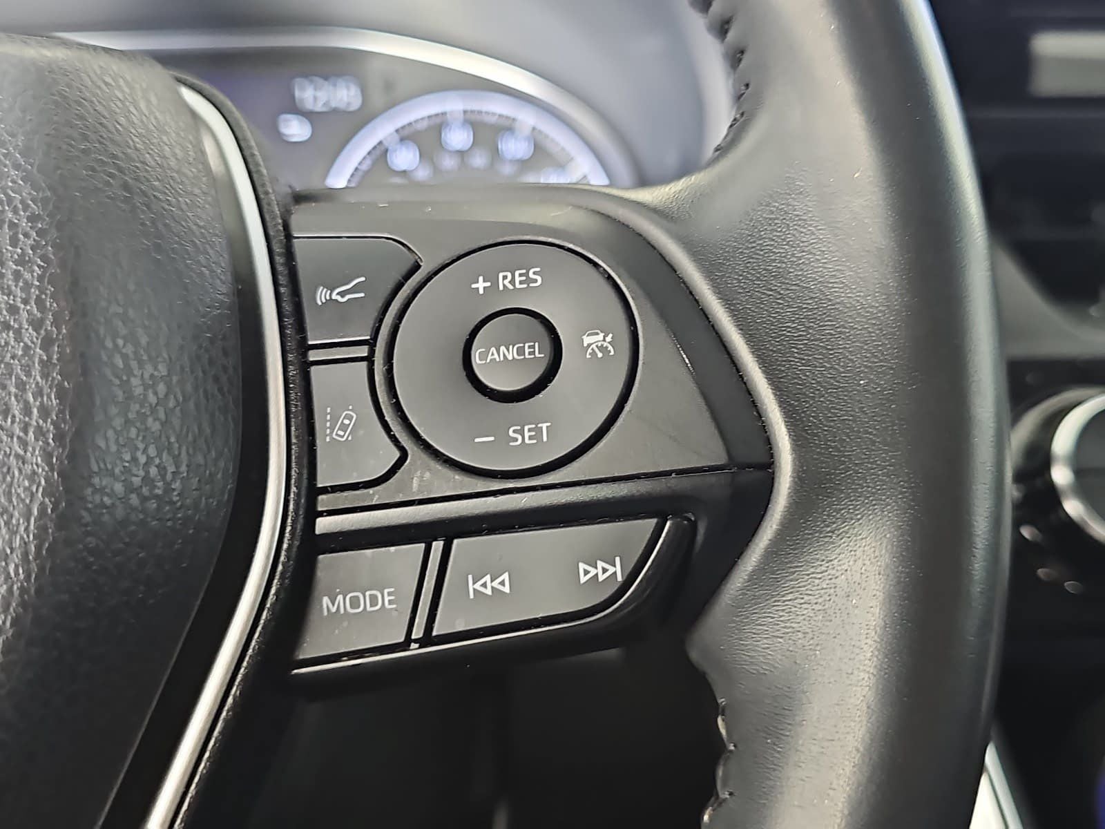 2023 Toyota Venza LE