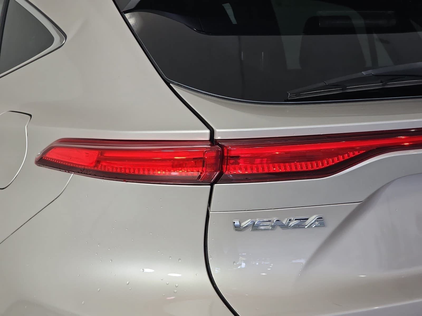 2023 Toyota Venza LE