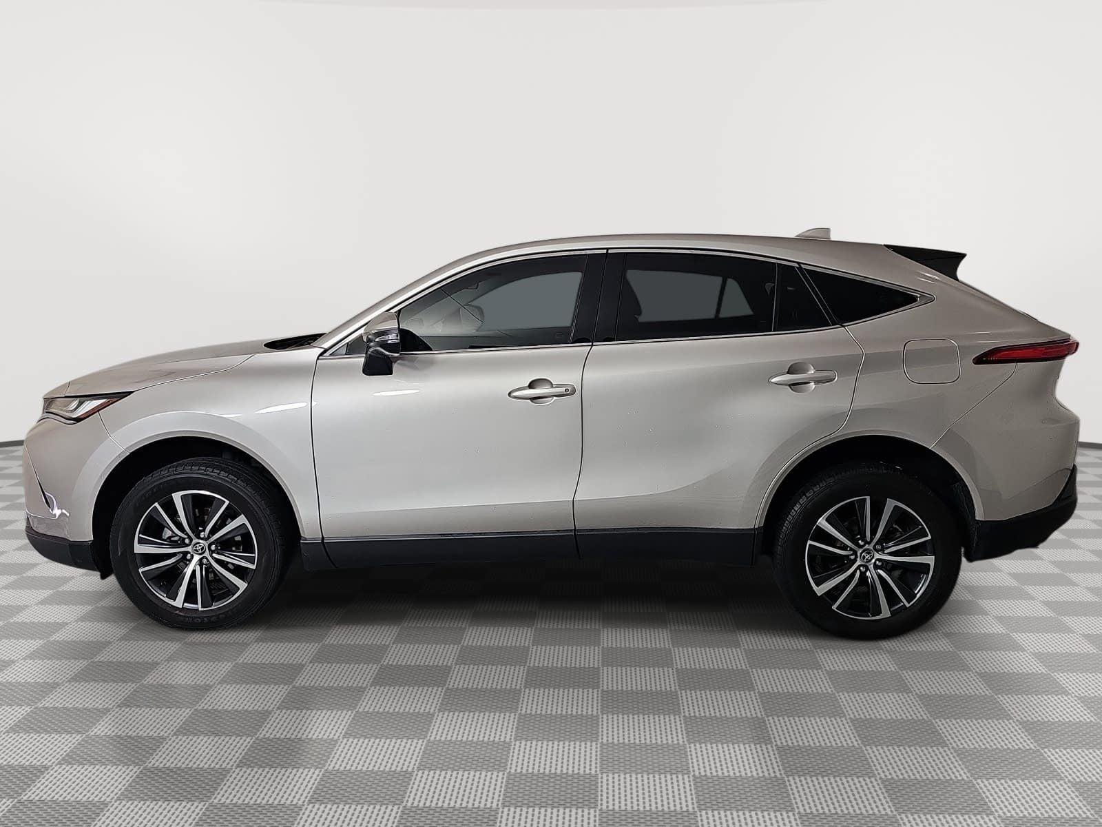 2023 Toyota Venza LE