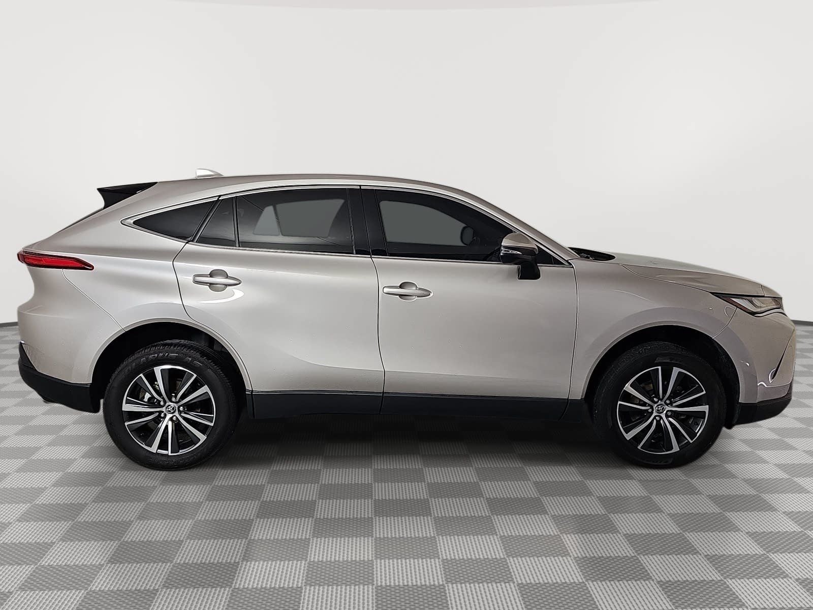 2023 Toyota Venza LE
