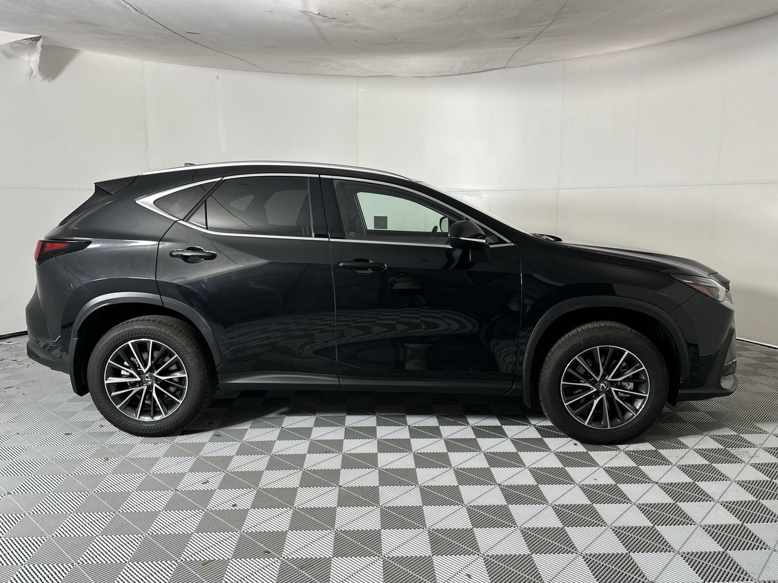 2025 Lexus NX 350h Premium