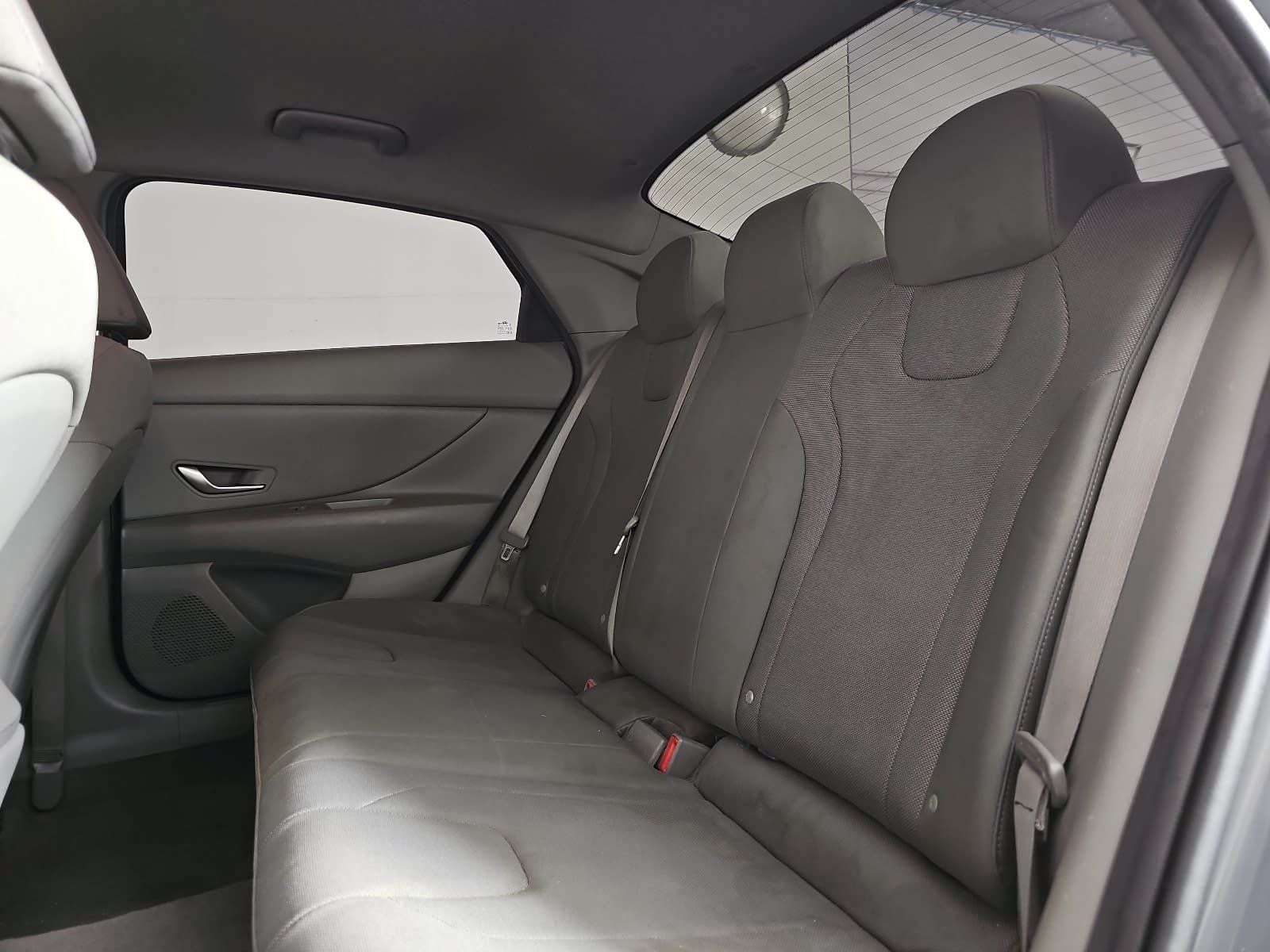 2021 Hyundai Elantra SE