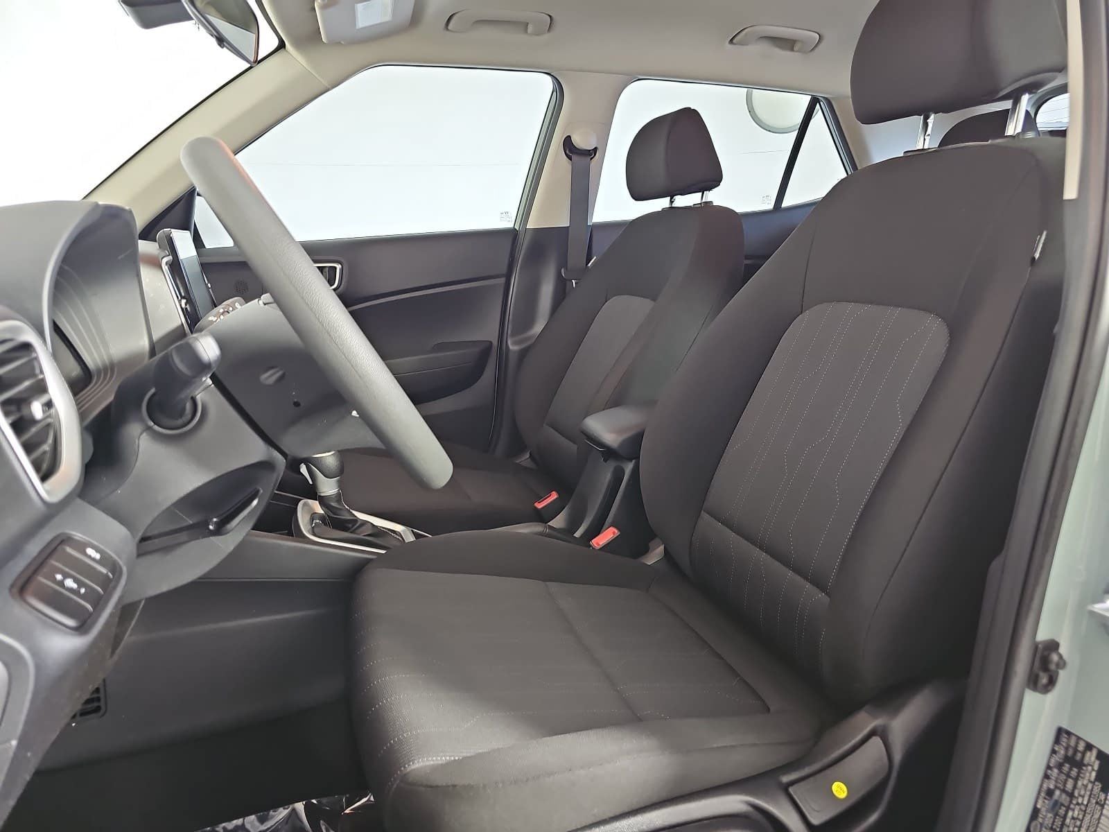 2025 Hyundai Venue SE