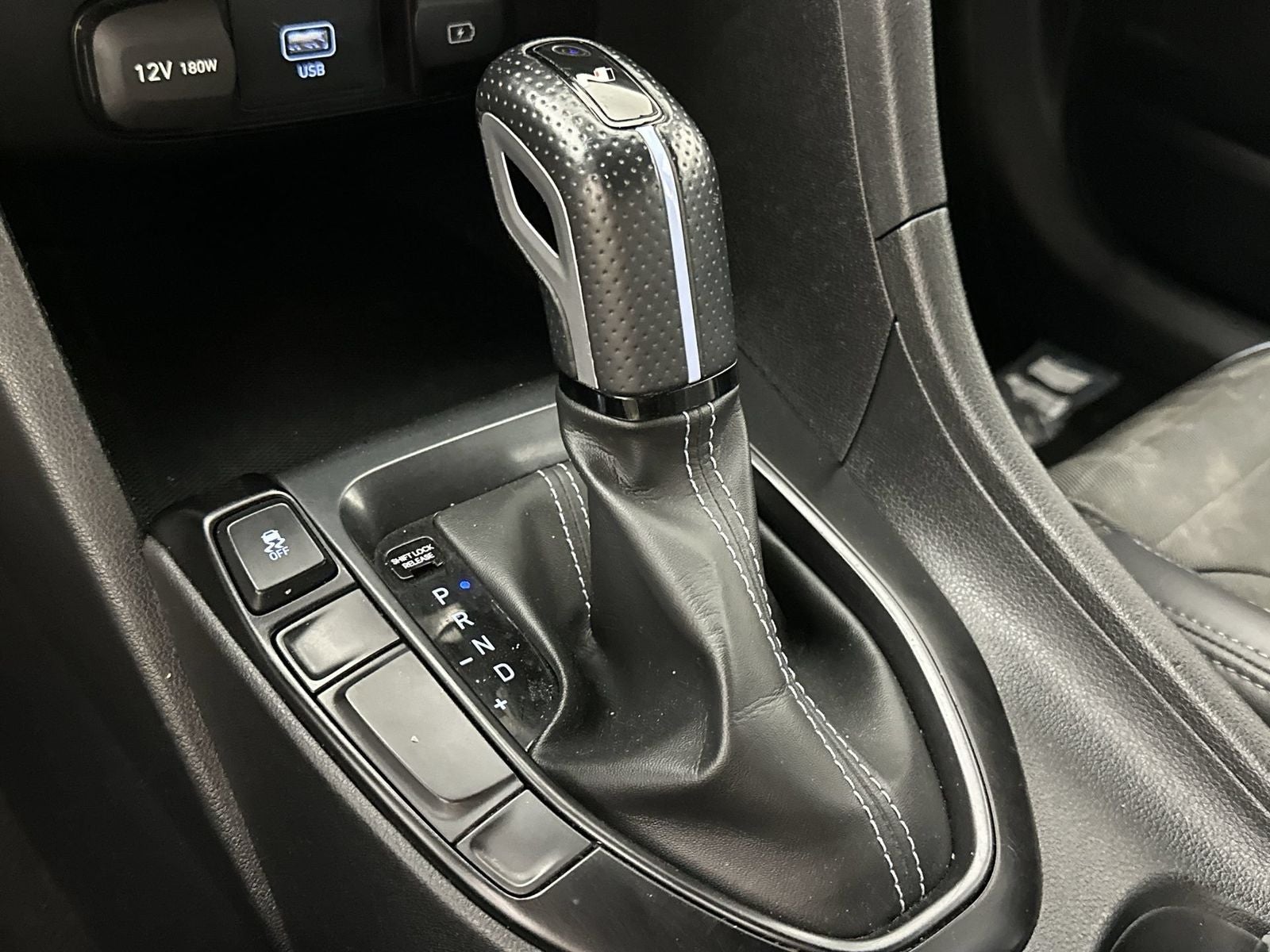 2022 Hyundai Veloster N Base