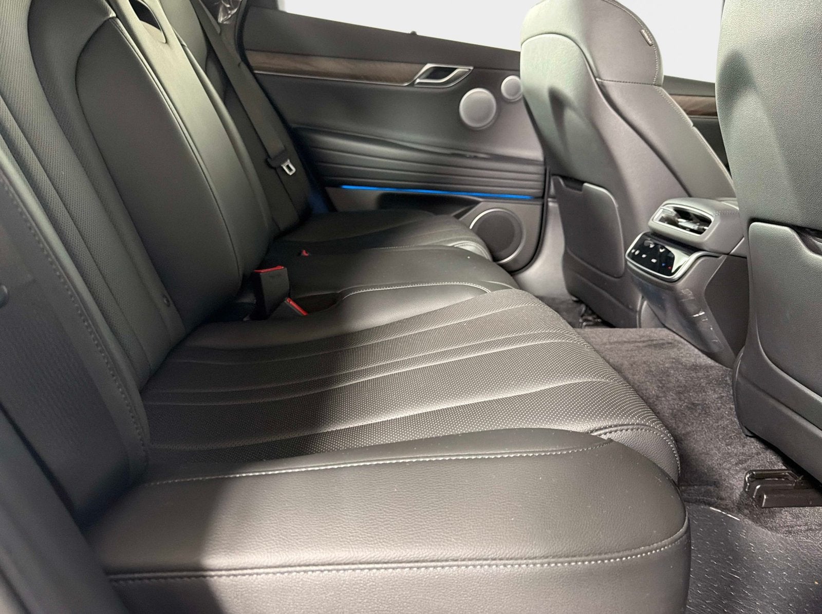 2026 Genesis G80 2.5T Advanced
