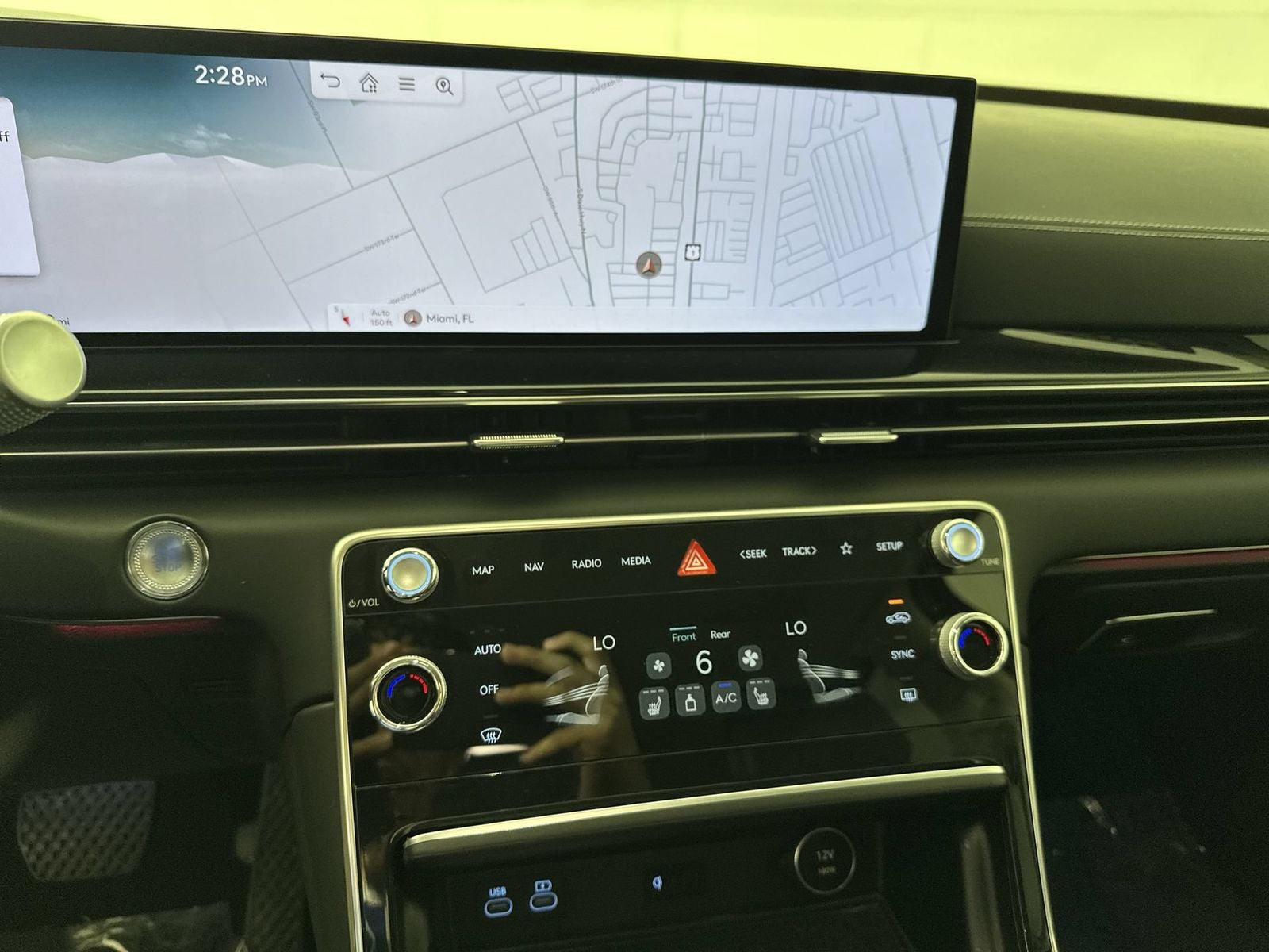 2025 Genesis GV80 2.5T