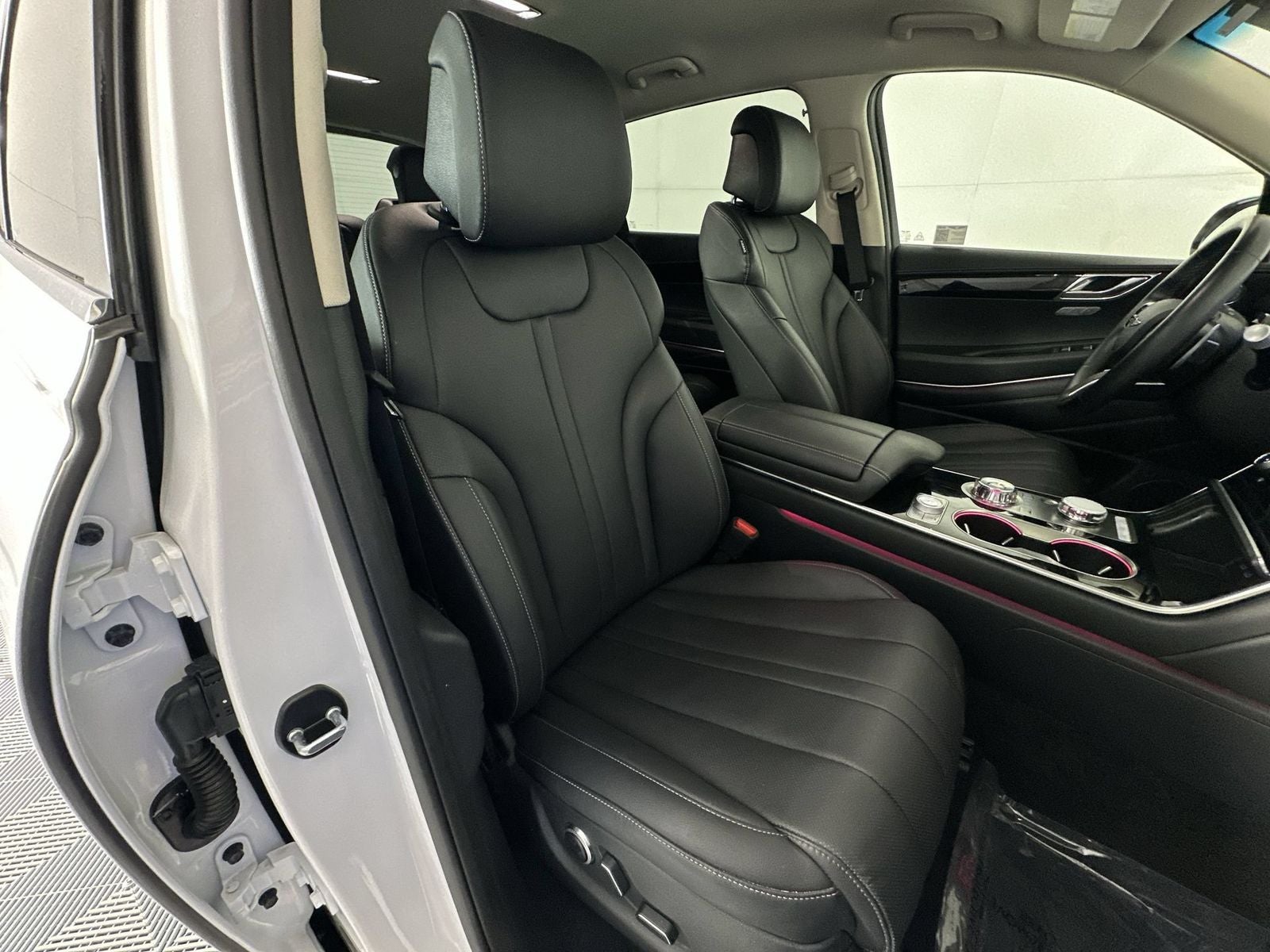 2025 Genesis GV80 2.5T