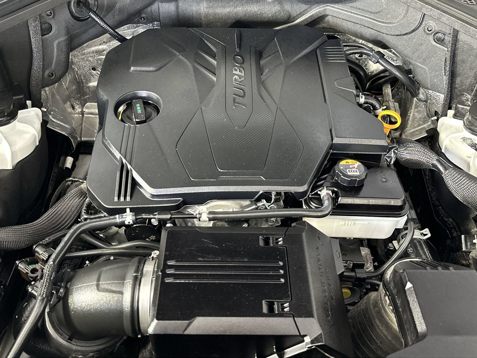 2025 Genesis GV80 2.5T