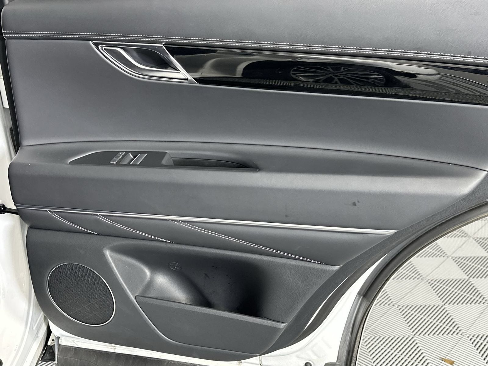2025 Genesis GV80 2.5T