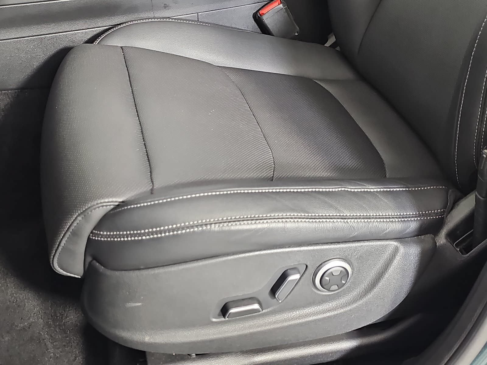 2022 Genesis GV70 2.5T