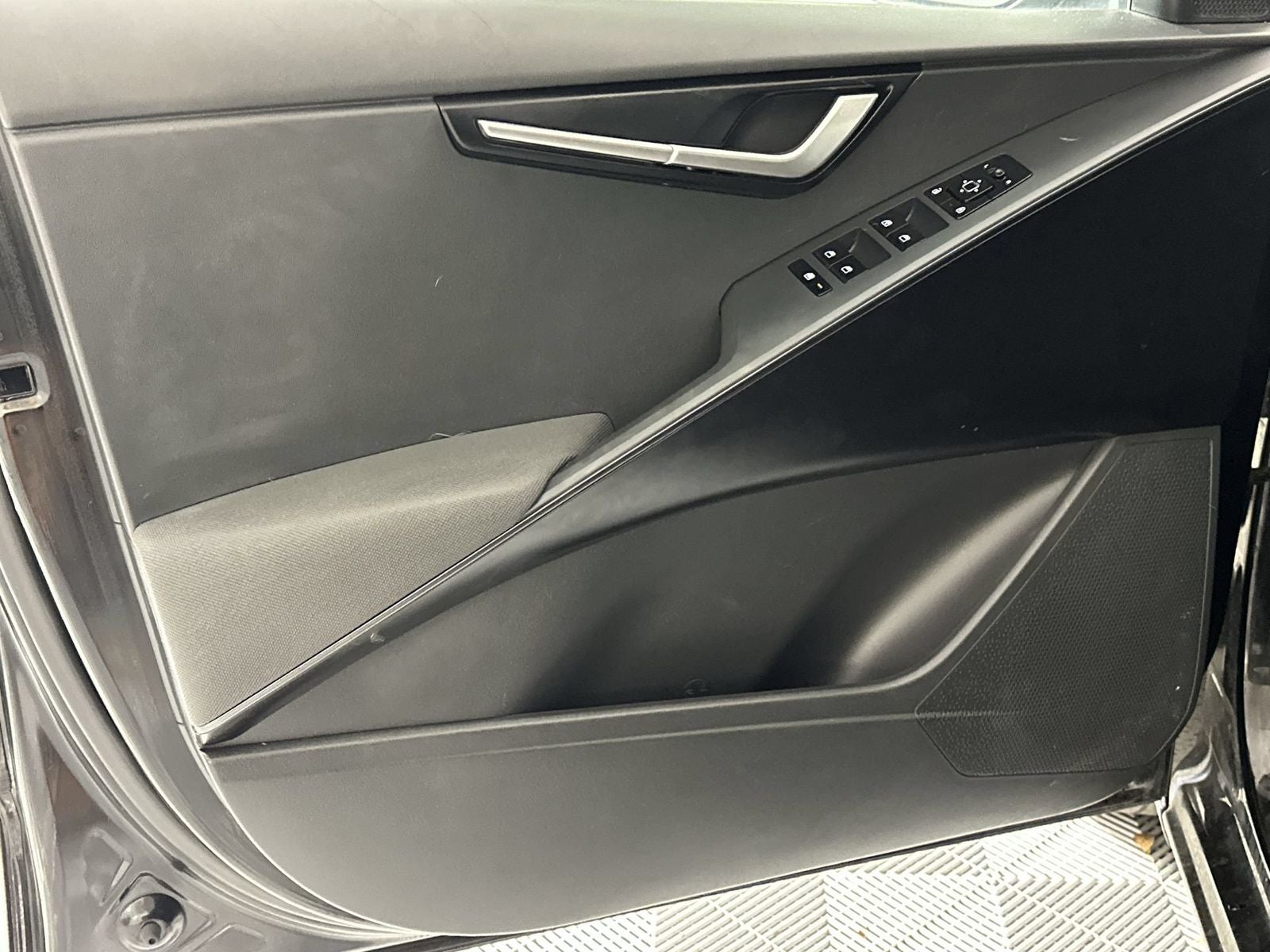 2024 Kia Niro LX