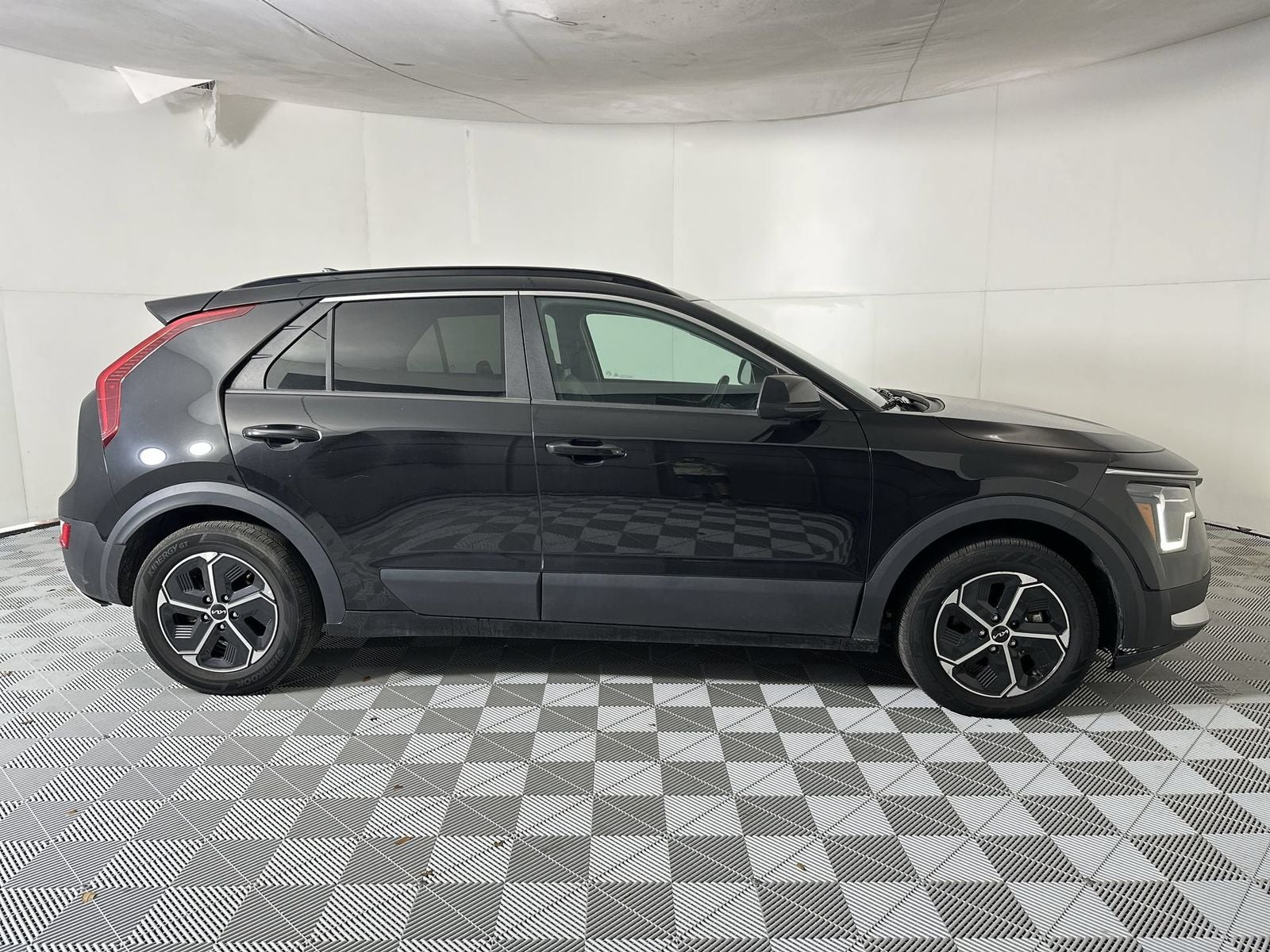 2024 Kia Niro LX