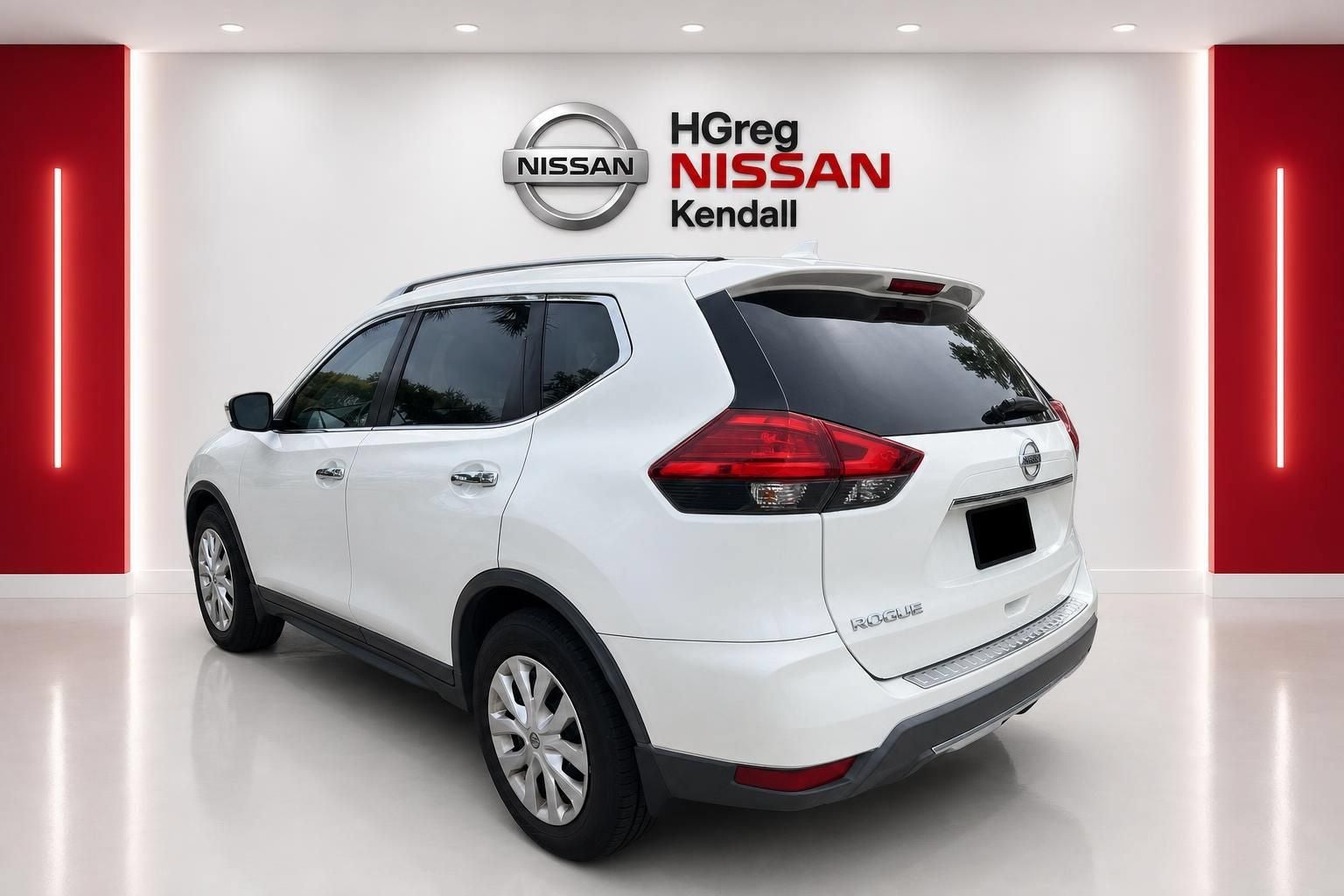 Used 2017 Nissan Rogue S with VIN KNMAT2MT3HP524578 for sale in Palmetto Bay, FL