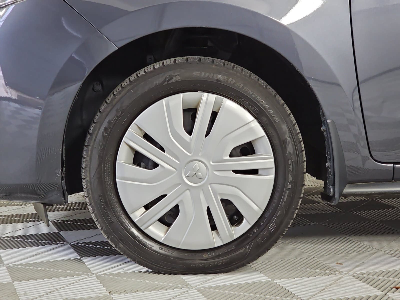2024 Mitsubishi Mirage G4 LE