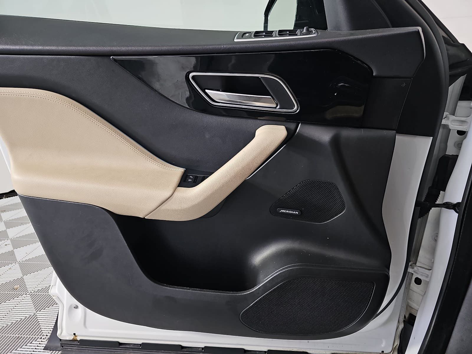 2020 Jaguar F-PACE 25t Premium