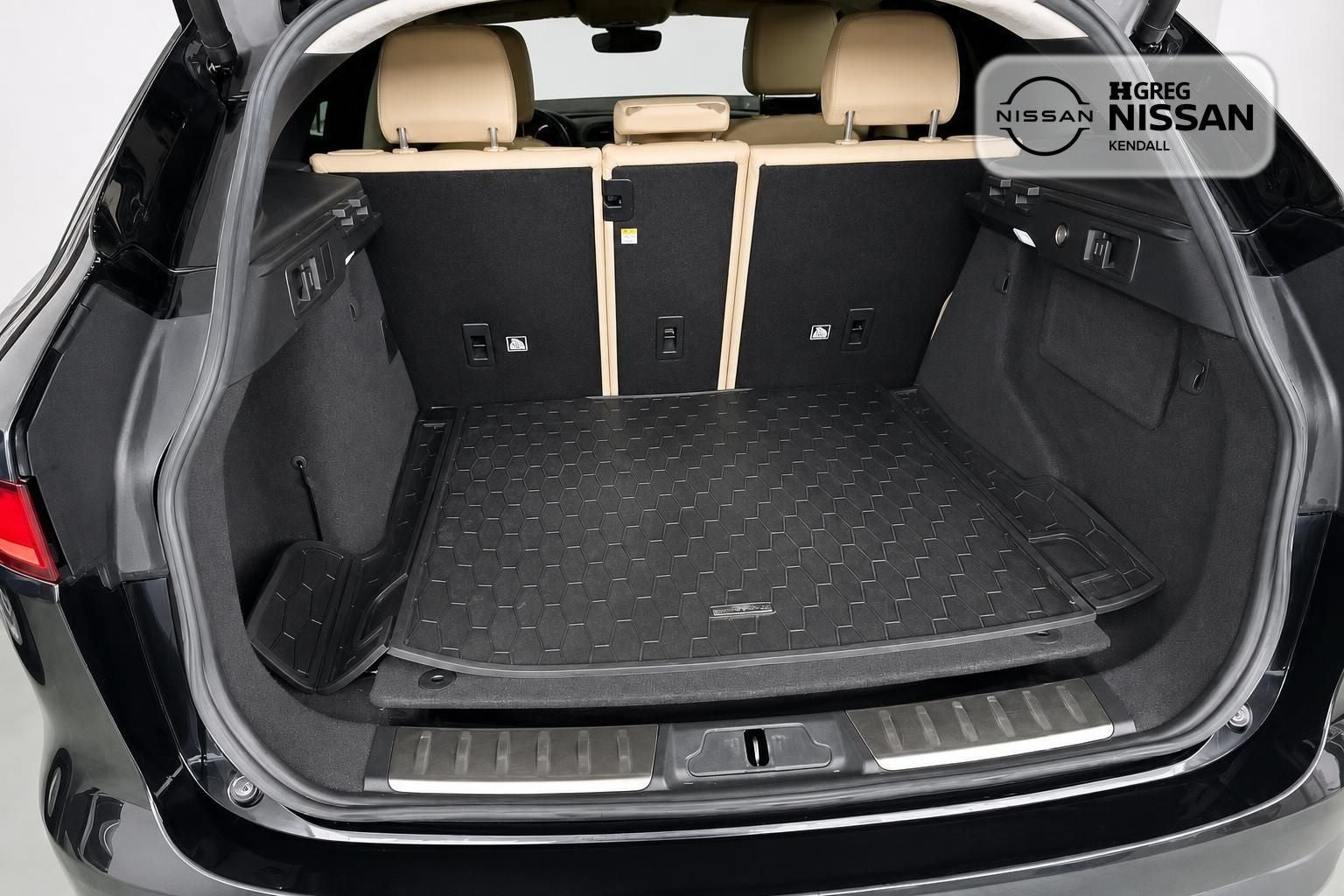 2019 Jaguar F-PACE 25t Premium