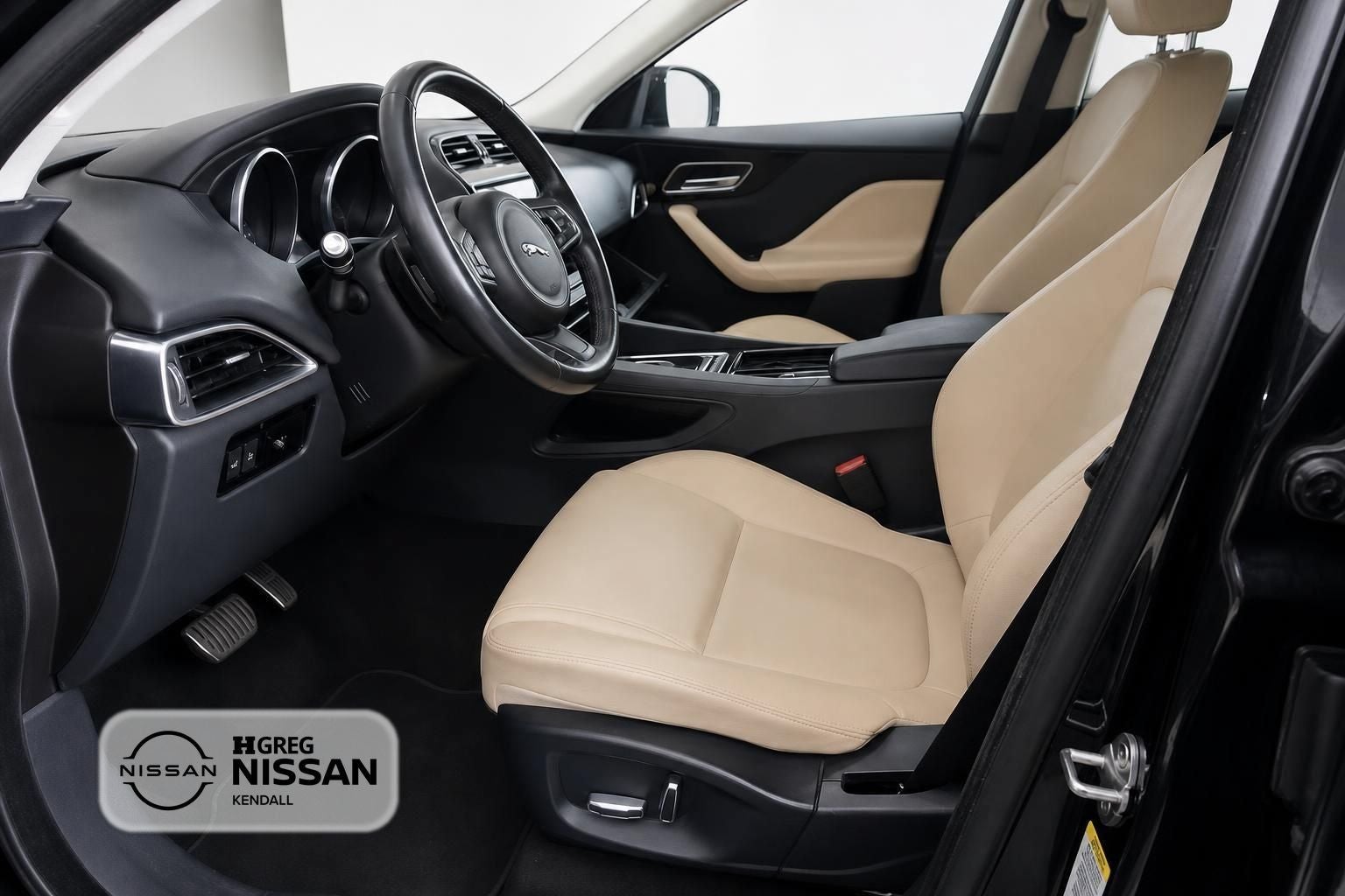 2019 Jaguar F-PACE 25t Premium
