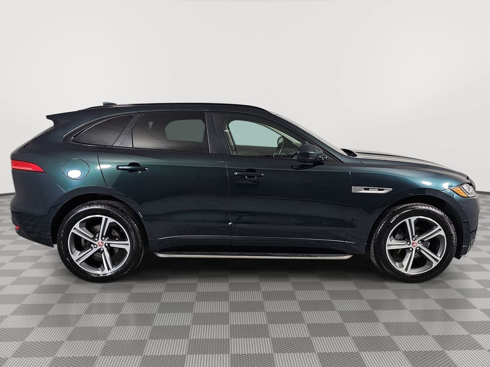 2018 Jaguar F-PACE 25t R-Sport