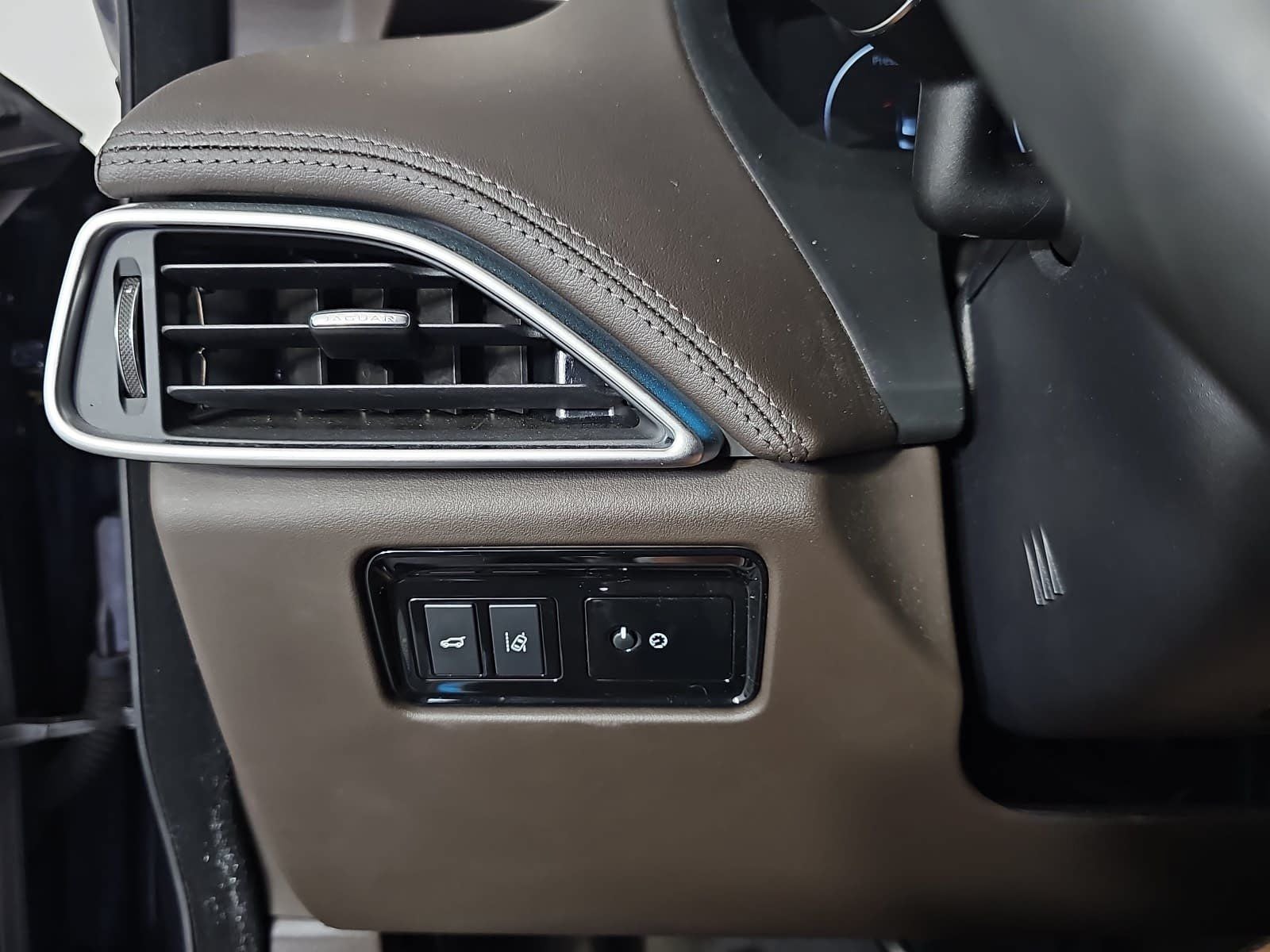 2018 Jaguar F-PACE 30t Portfolio