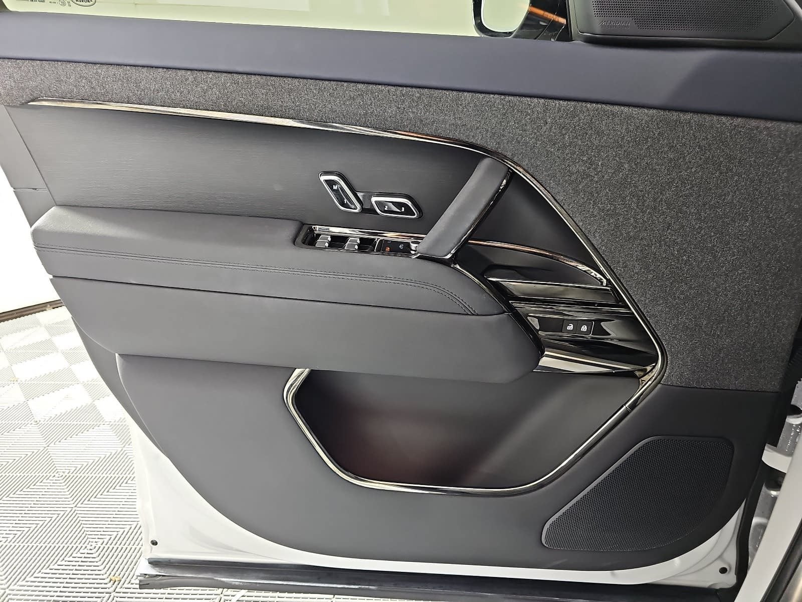 2024 Land Rover Range Rover Sport SE