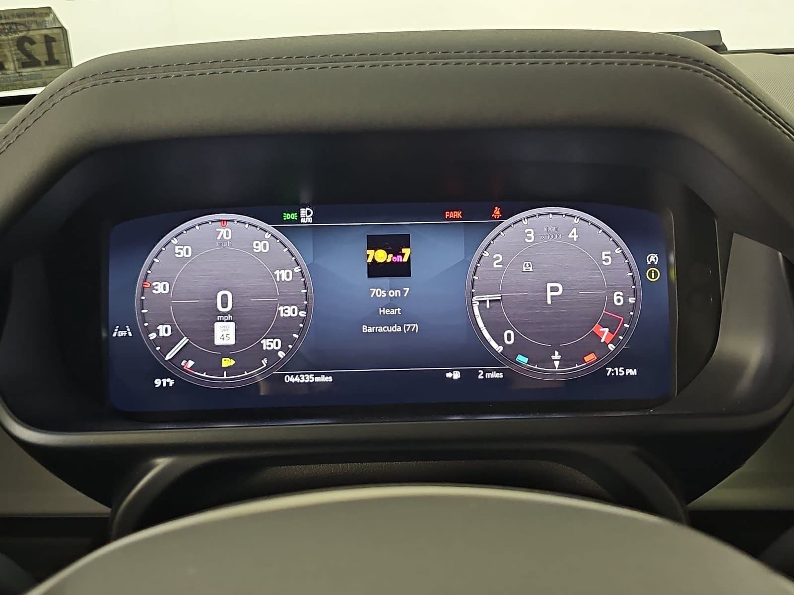 2024 Land Rover Defender 130 X-Dynamic SE