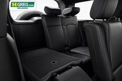 2023 Land Rover Defender 130 X-Dynamic SE