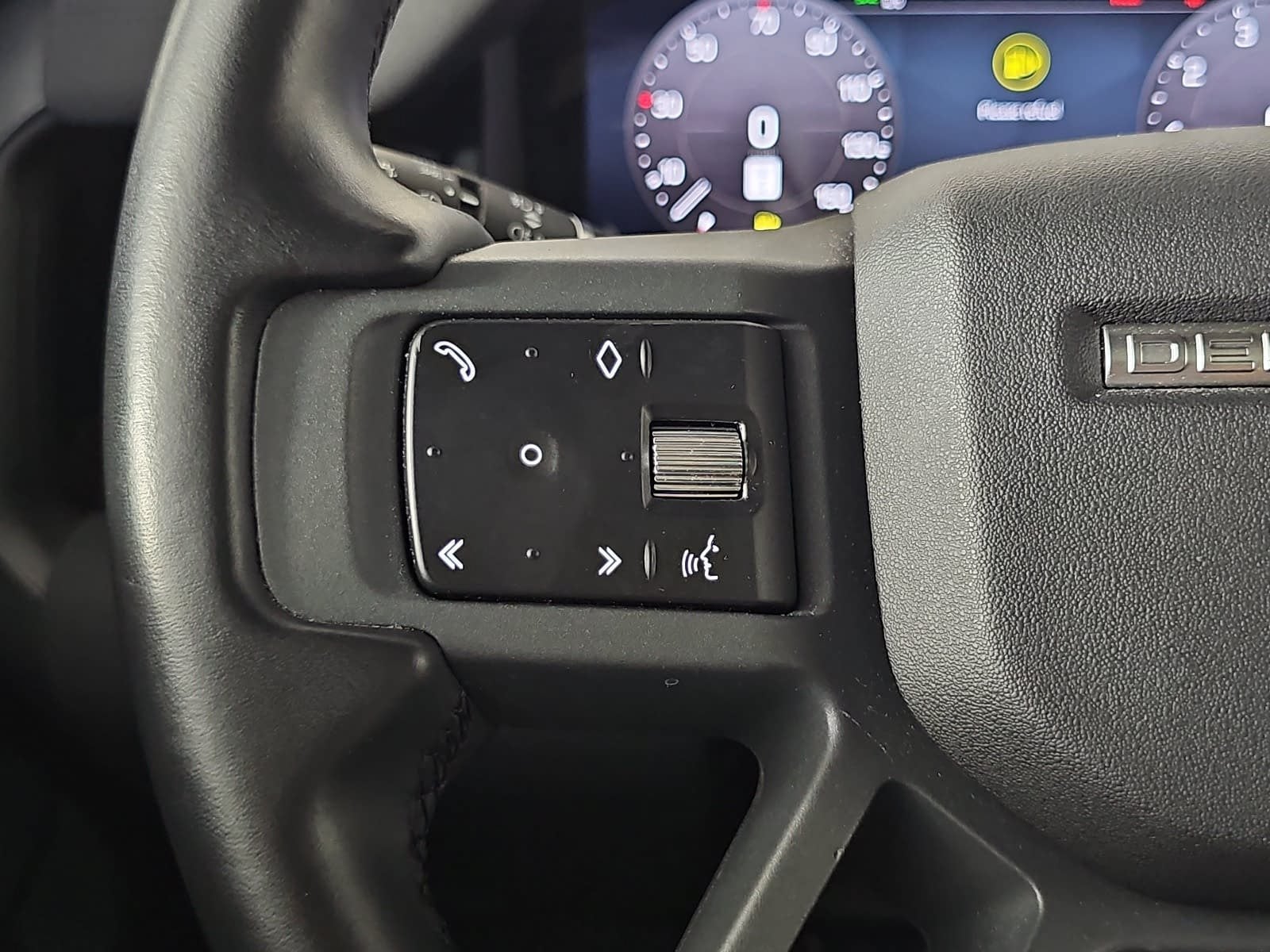 2023 Land Rover Defender 130 X-Dynamic SE