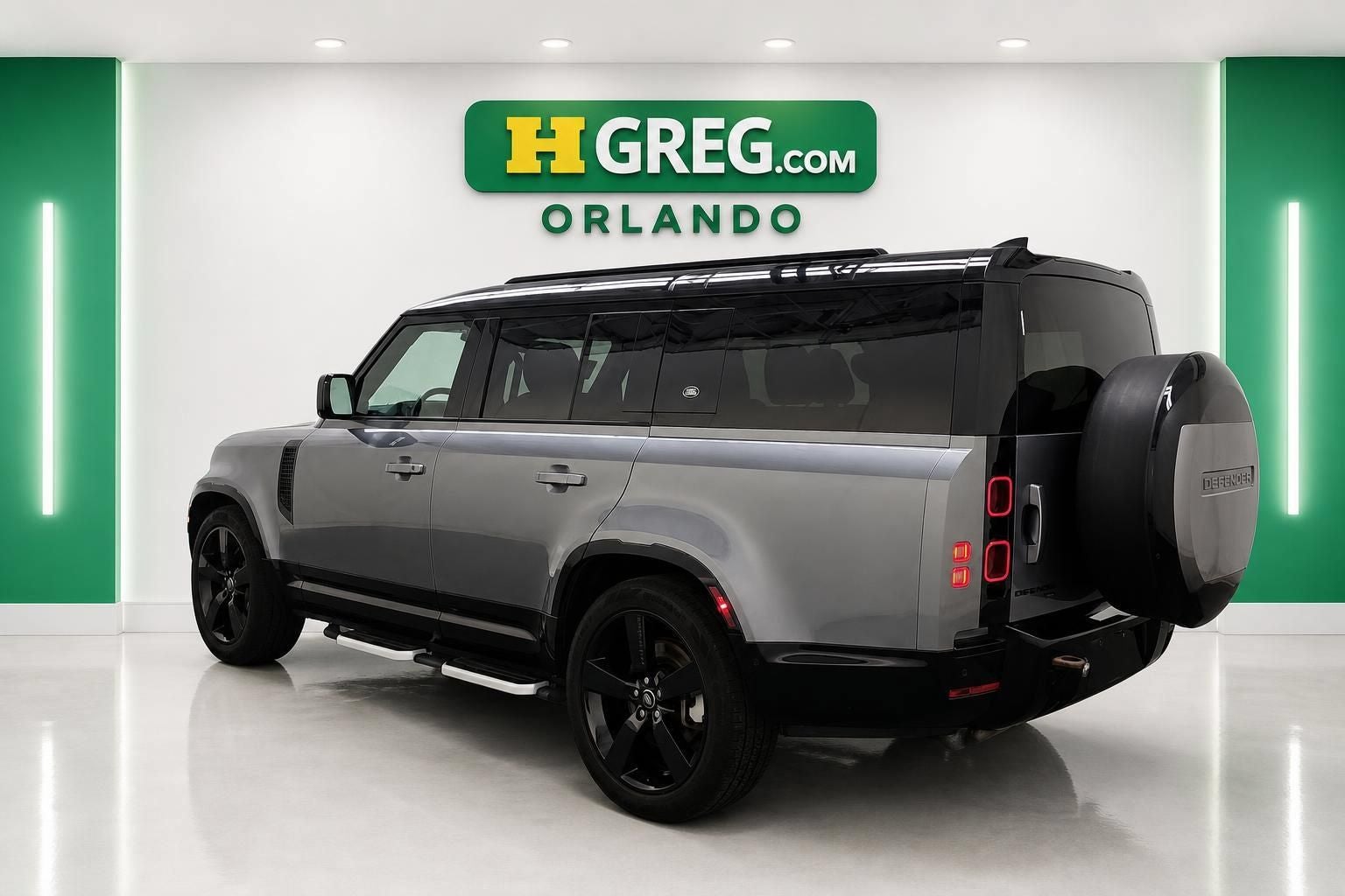 2023 Land Rover Defender 130 X-Dynamic SE